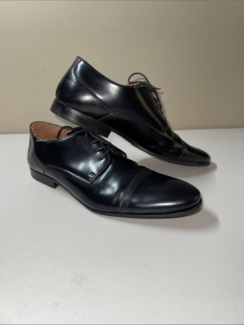 Kenneth Cole Black Leather dress shoes